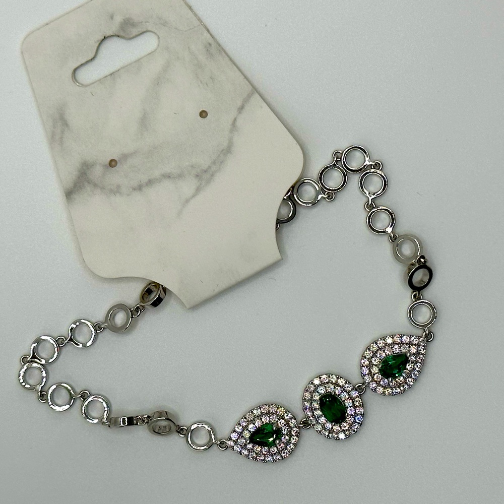 Emerald and Diamond bracelet